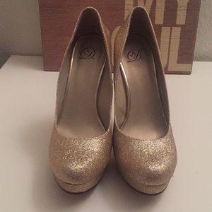 Glitter Gold Pumps